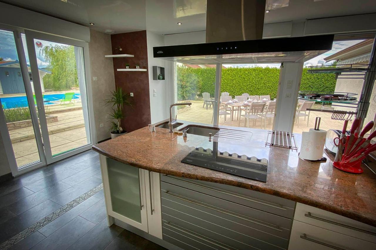 Laval-sur-Vologne Villa 200M2 Avec Piscine Chauffee & Spa & Sauna & Kota-Grill מראה חיצוני תמונה